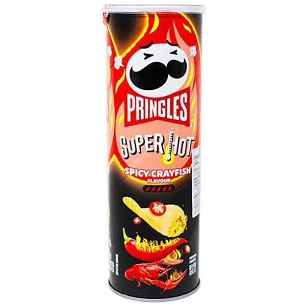 A 110g tall can of Twice as Sweet Pringles Super Hot Spicy Crayfish (China), inspired by Chinese snacks, with fiery red and black packaging featuring flames, chili peppers, and a crayfish.